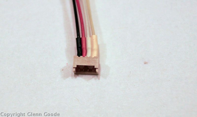 Mini-Futaba-4-female-wires
