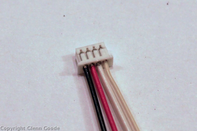 Mini-Futaba-4-male-wires2